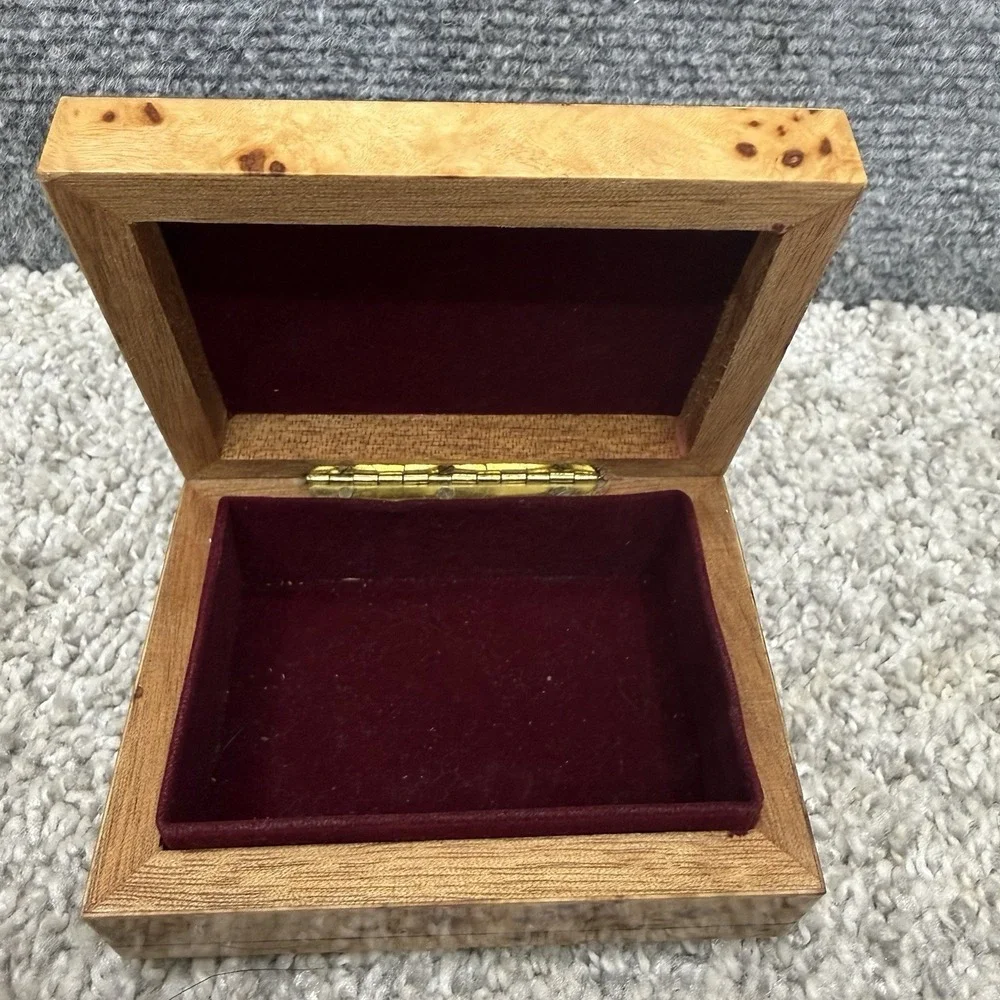 Gargiulo Salvatore Inlaid Wood Trinket Box Italy (3.25